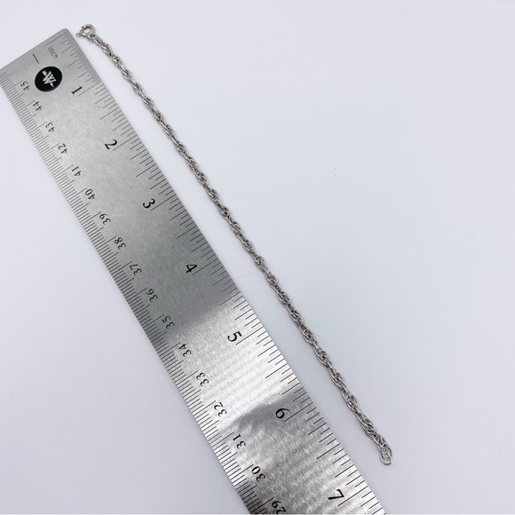 Vintage Sterling Silver Dainty Bracelet - Picture 4 of 7